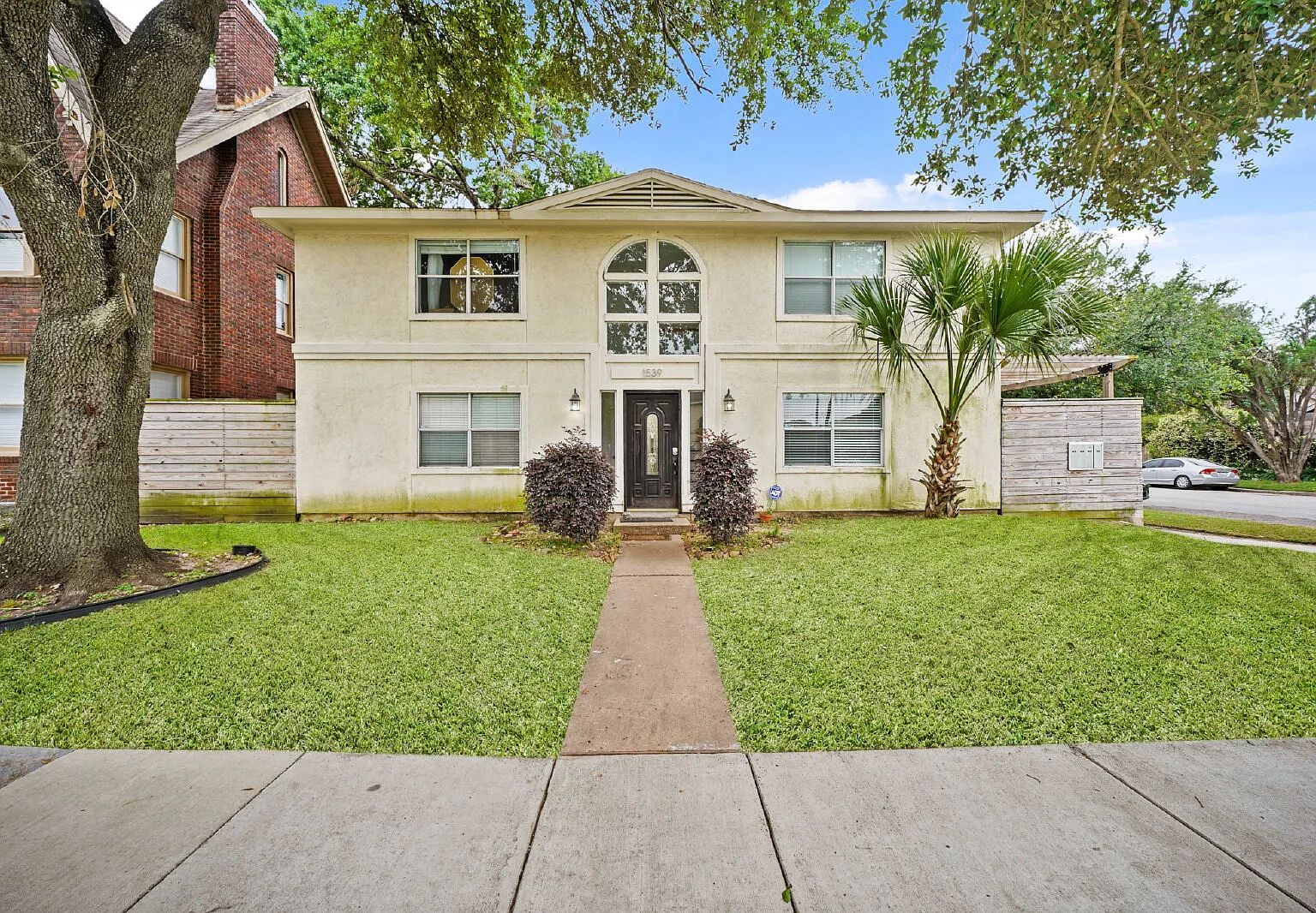 1 bed, 1.0 bath, 600 sqft, $1,200 — Photo 1