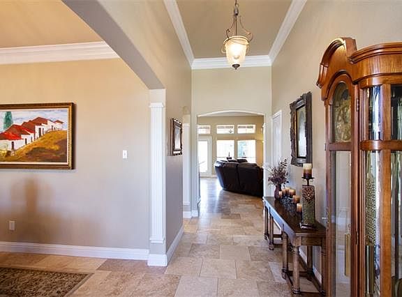 4th image of 7820 Vineyard Ct