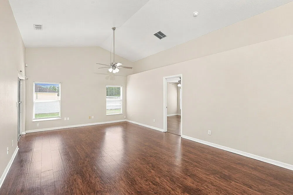 3 bed, 2.0 bath, 1636 sqft, $2,065 — Photo 4