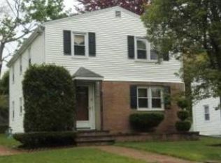 2 Inglewood Rd #2, East Providence, RI 02914