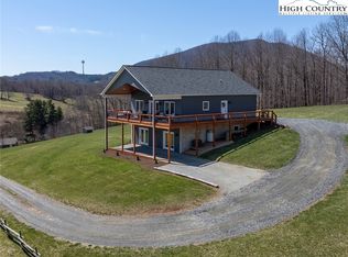 221 Raven Ridge Ln, Jefferson, NC 28640