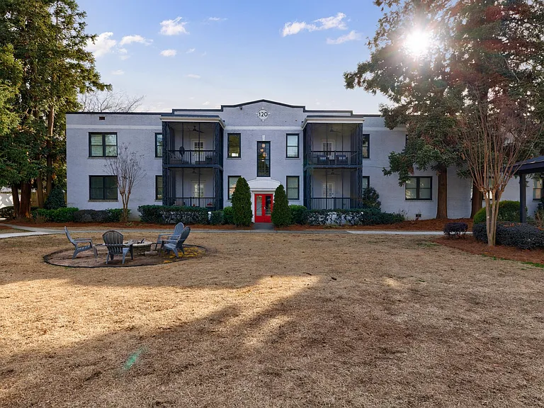 120 Peachtree Memorial Dr NW #4 — Photo 4