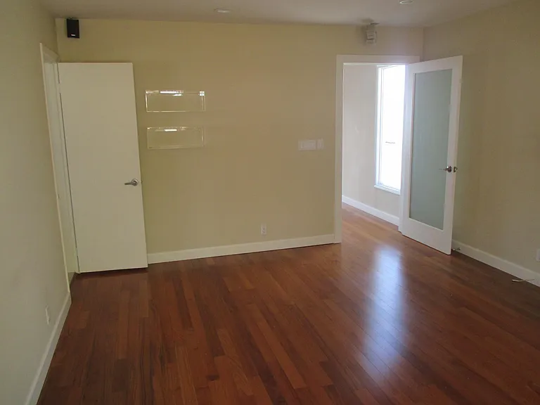 1122 La Mirada St — Photo 14