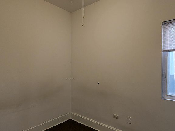 3rd image of 2728 N Magnolia Ave #2