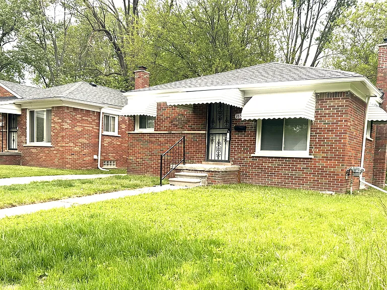 28542 Rosewood St — Photo 2