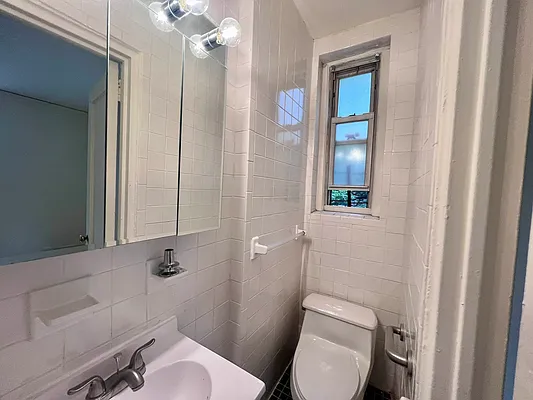 Rented by Queens Apartments Realty LLC | media 12