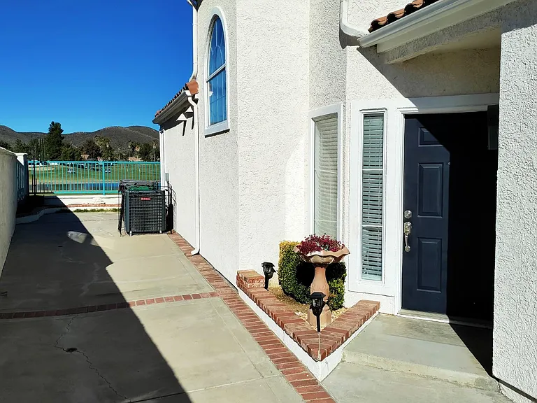 28414 Champions Dr — Photo 28