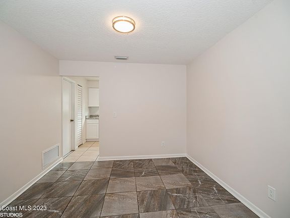 3rd image of 1923 Palmer Dr