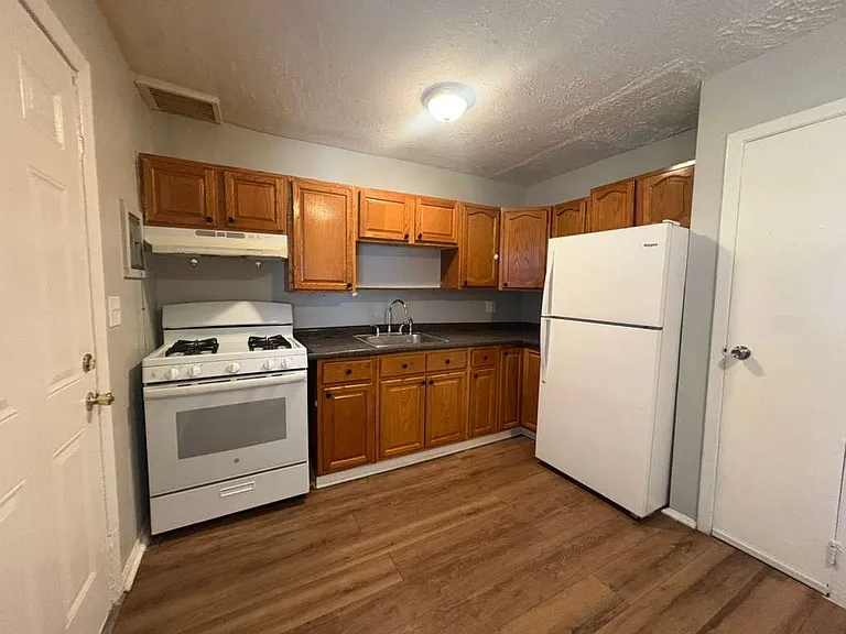 215 Blake St #A24 — Photo 3