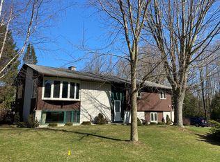 851 Linden St, Cleveland, WI 53015