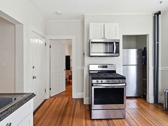4th image of 7 Carmel St