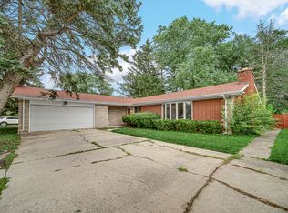 961 Trask St, Aurora, IL 60505