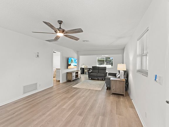 5th image of 715 Whippoorwill Lane