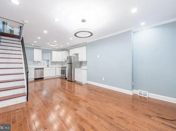 1313 S Myrtlewood St, Philadelphia, PA 19146