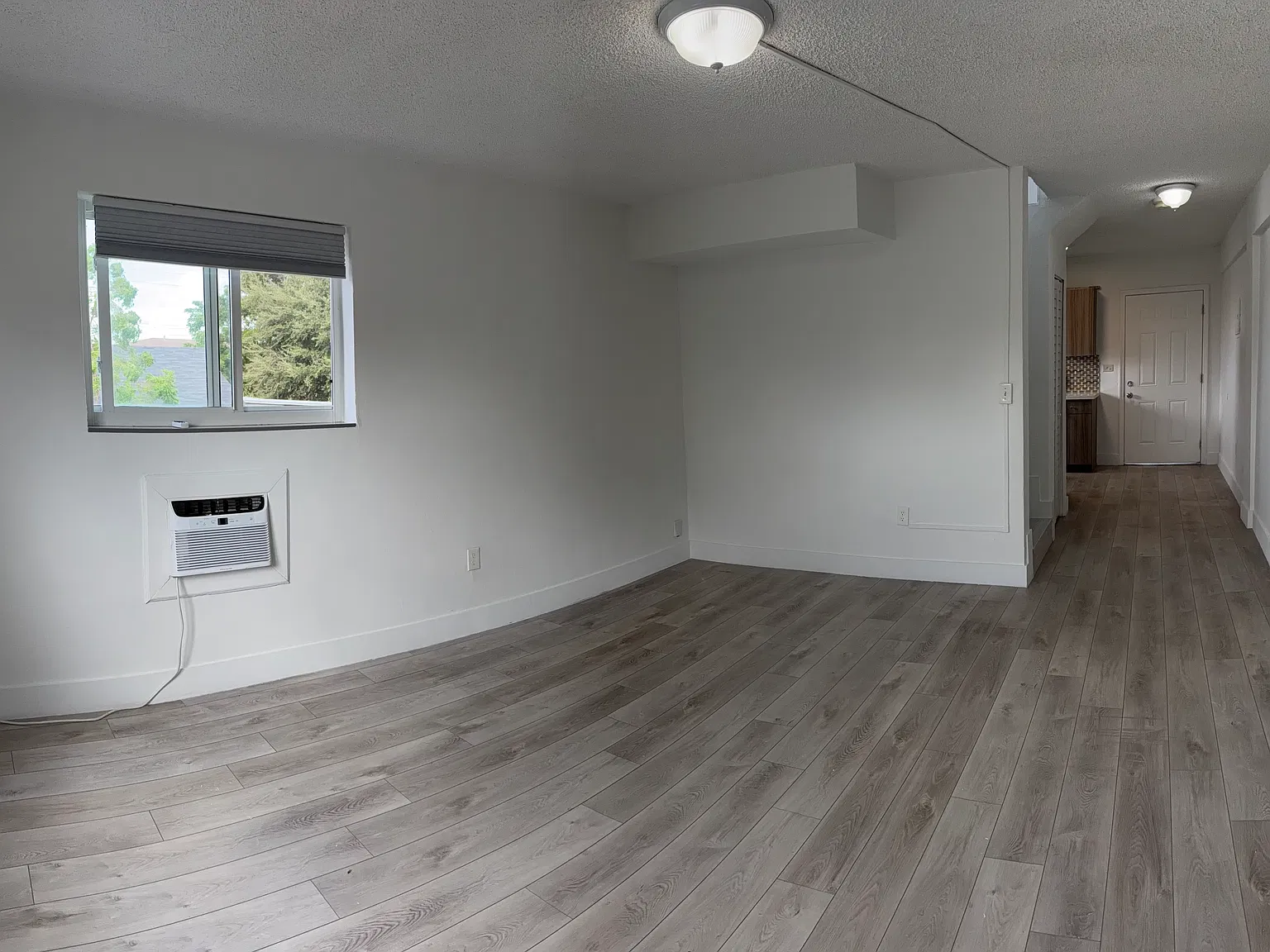 2121 SW 4th St — Photo 4