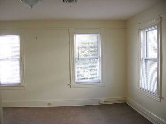 2nd image of 816 Pacific St #2
