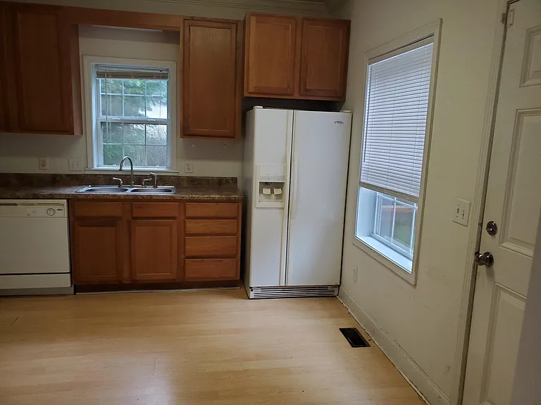 277 Arch St — Photo 2