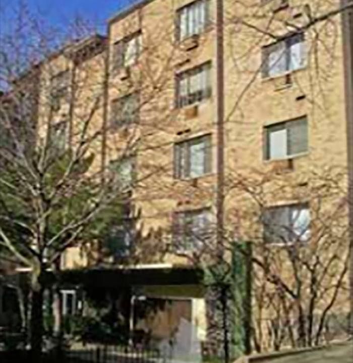 1st image of 428 W Oakdale Ave #208