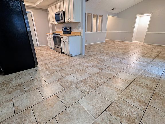 3rd image of 5315 Timber Glade St