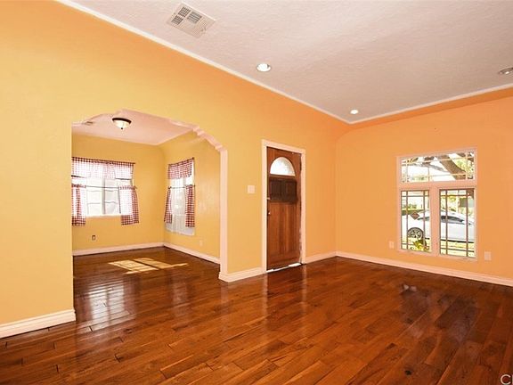 2nd image of 2476 Fashion Ave