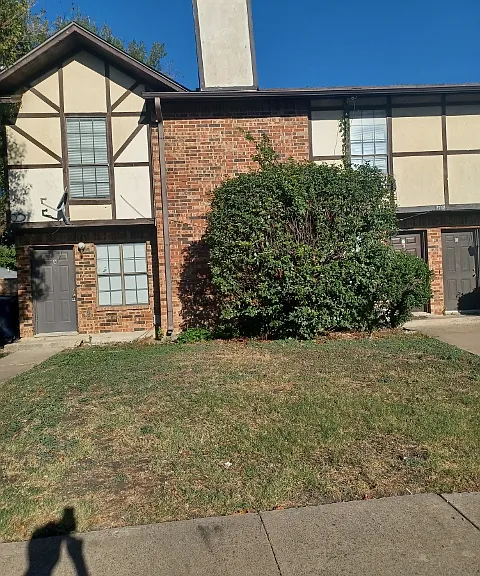 2702 Wimbledon Ct #A — Photo 2