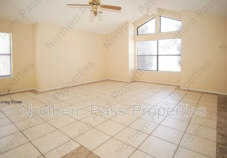 424 Cutler Pl — Photo 3