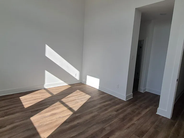 3003 Delano St — Photo 34