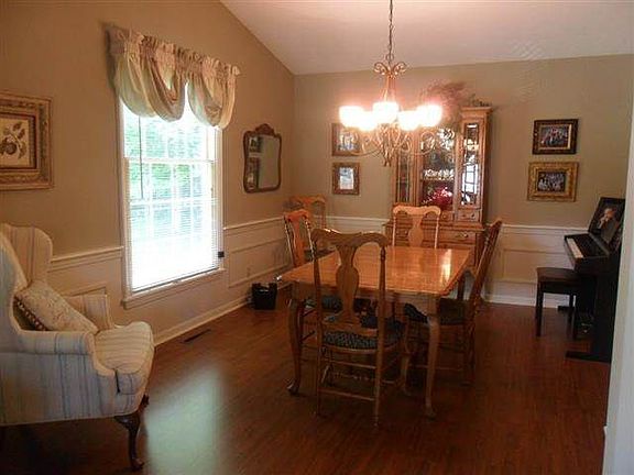 4th image of 1731 Crabtree Ln