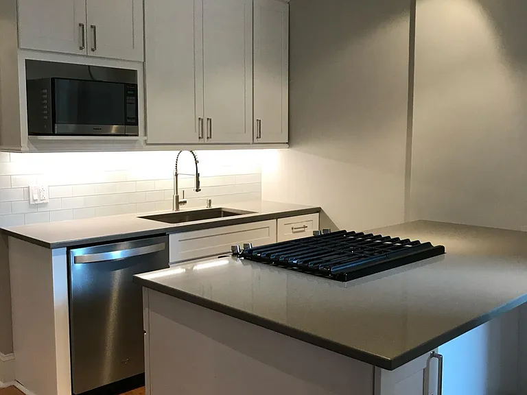 1748 N Wolcott Ave #G — Photo 10