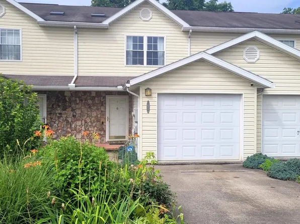 1605 Cain St, Star City, WV 26505
