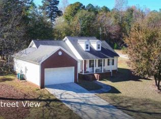 374 Belmont Park Dr, Commerce, GA 30529