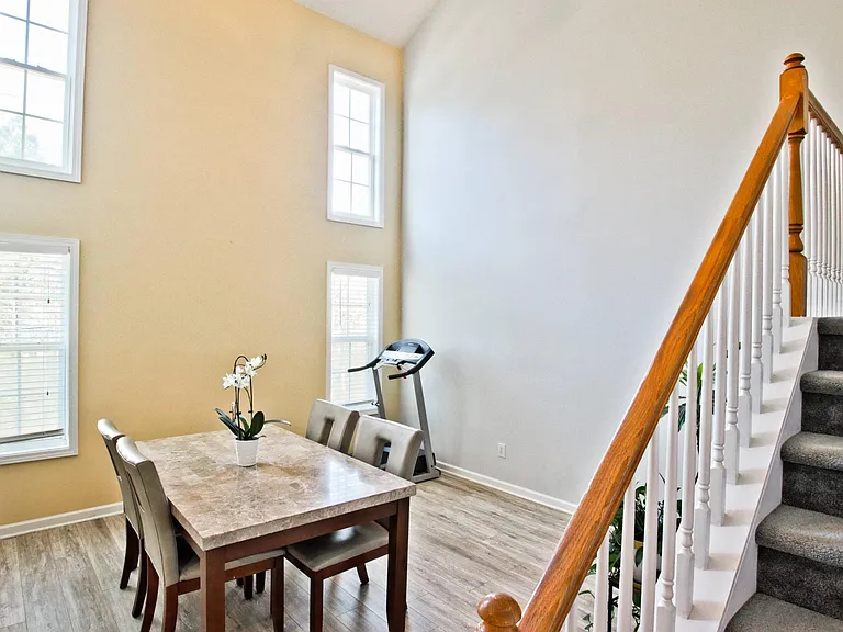 2384 Suwanee Pointe Dr — Photo 9