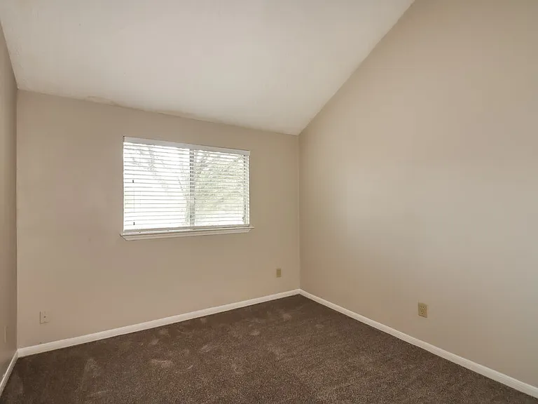 16602 Quiet Trail Dr — Photo 18