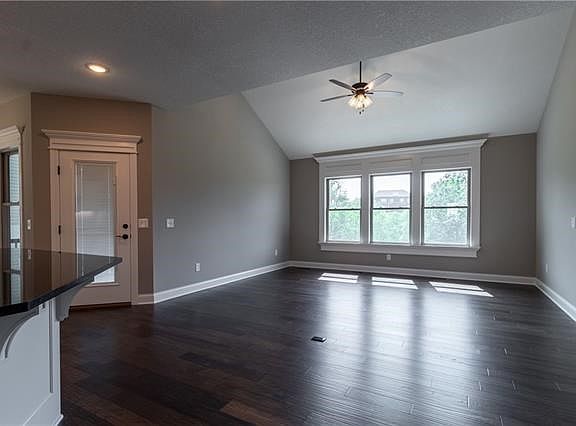 5th image of 4800 Stonebridge Dr W