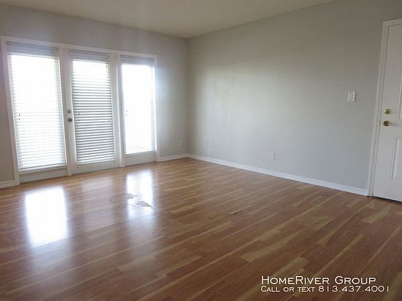 5th image of 215 Sea Horse Dr SE APT C