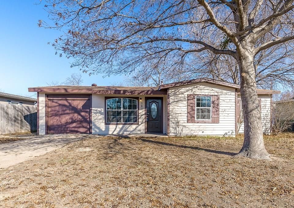 1st image of 619 Brookfield Dr
