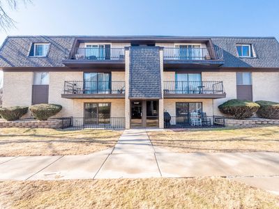 11107 S 84th Ave APT 1A, Palos Hills, IL, 60465