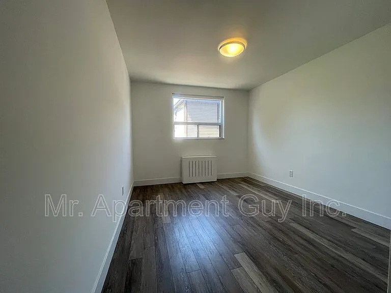 257 Torrens Ave #202 — Photo 8