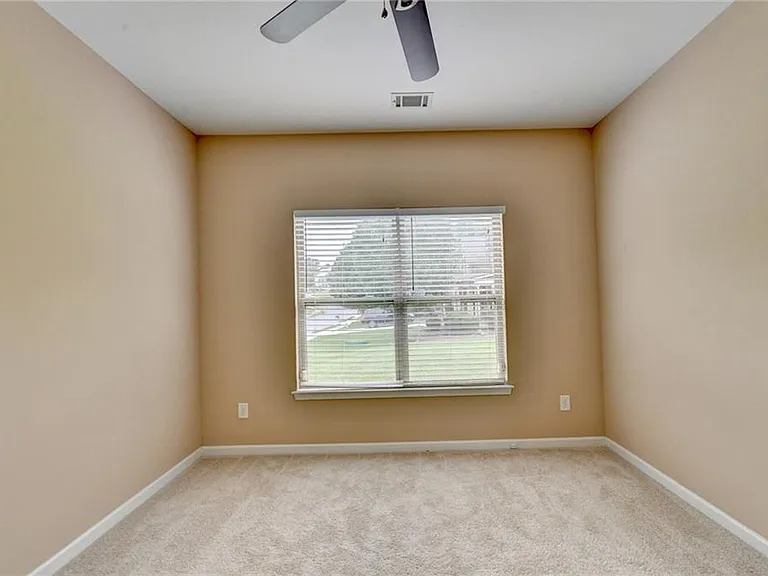 4228 Woods Creek Ln — Photo 37