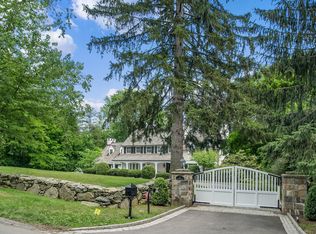 19 Pleasant Ridge Rd, Harrison, NY 10528