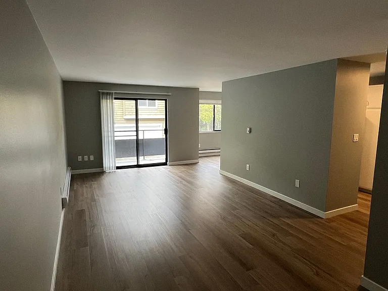Eagle Court Apartments — Photo 28