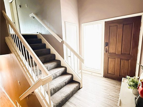 4th image of 4270 Ocean Dr #15