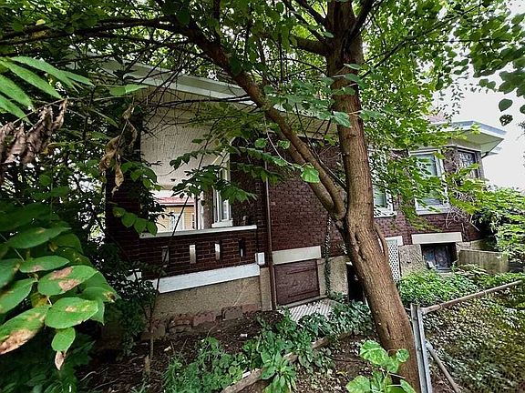 2nd image of 3318 Gamble Ave