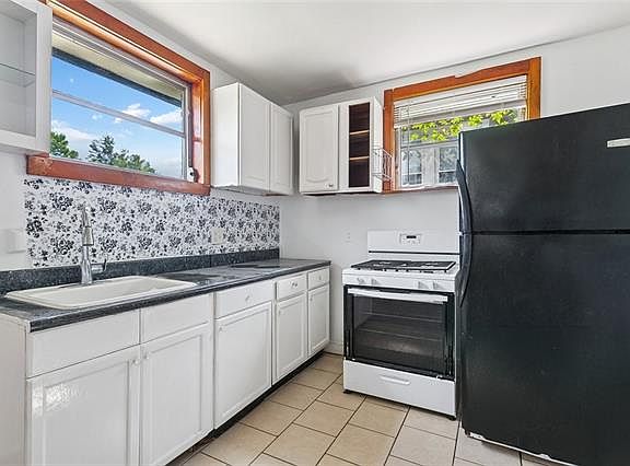 5th image of 4518 Elba St