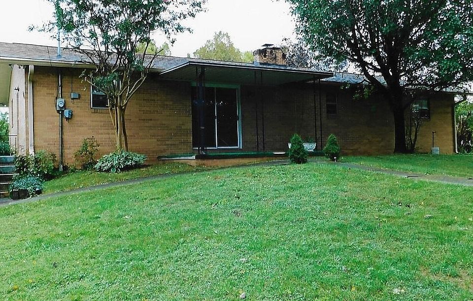 2nd image of 424 Delozier Ln
