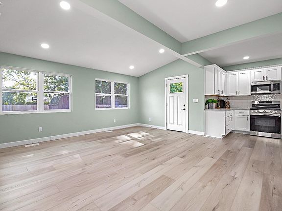 4th image of 522 McEwen St