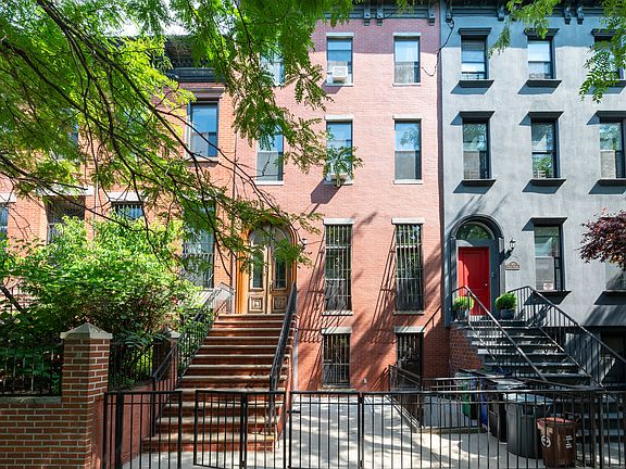 3rd image of 361 Gates Ave APT 1