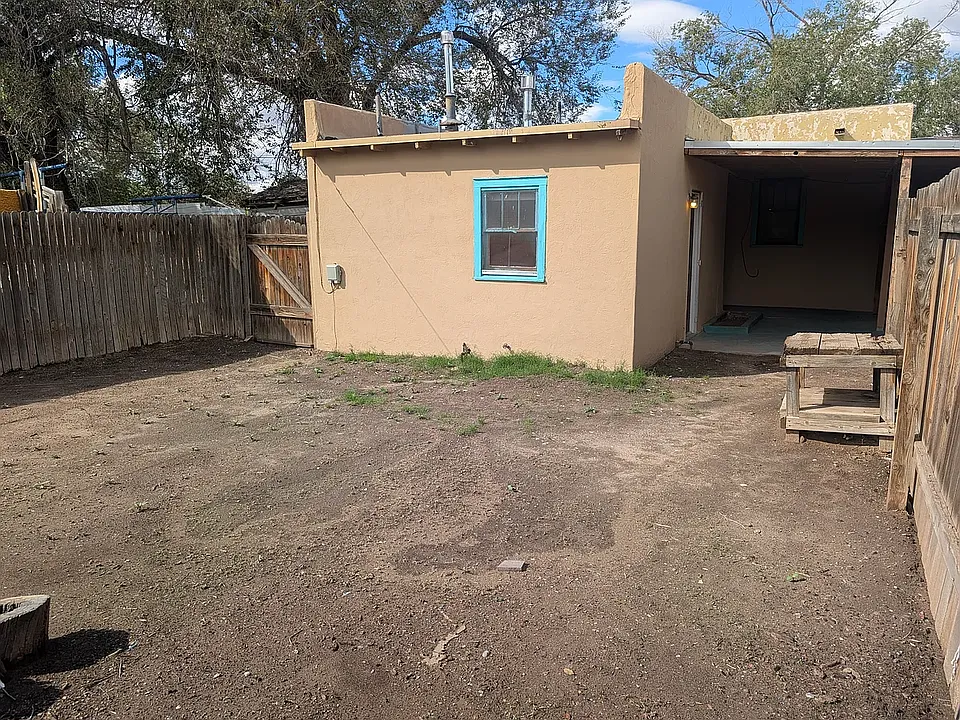 306 Mescalero Rd NW #A