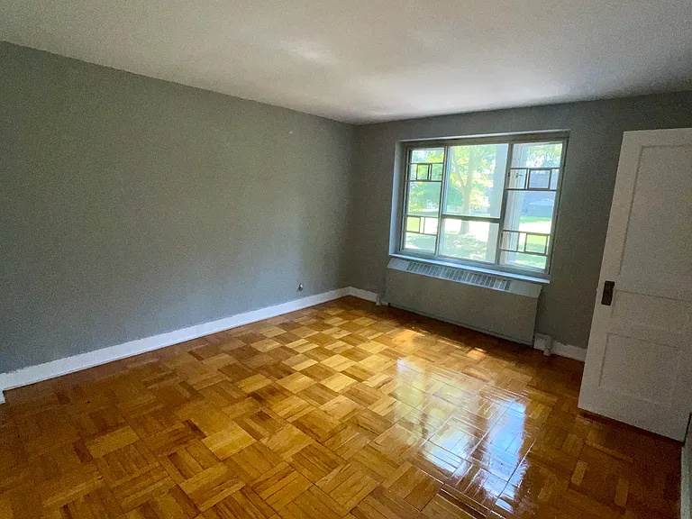 186th Ln — Photo 7