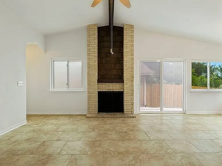 8412 Clear Mdw — Photo 7